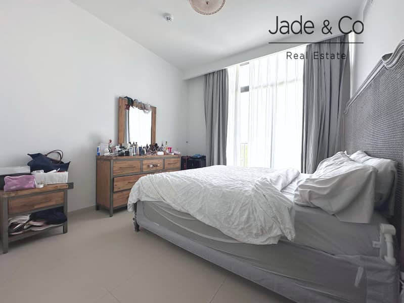 Prime Location | Well Maintained | Vacant - Image 11