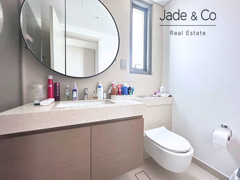 Prime Location | Well Maintained | Vacant - Image 15