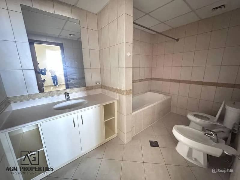 Vacant | Prime Location | Decent - Image 9