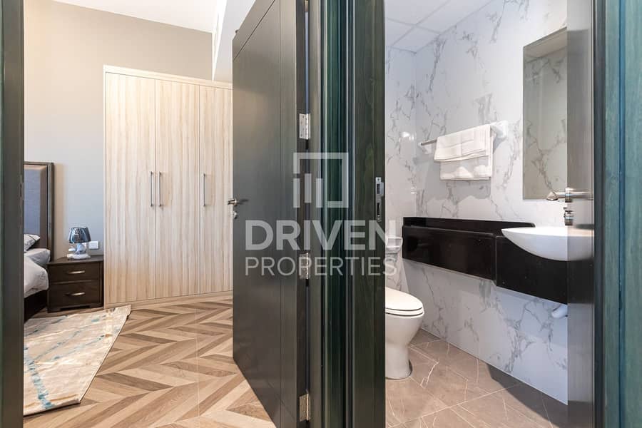 Spacious Layout | High Floor | Upgraded Unit - Image 16