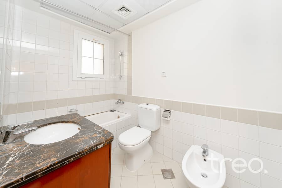 Great Location | View Today | Vacant - Image 7