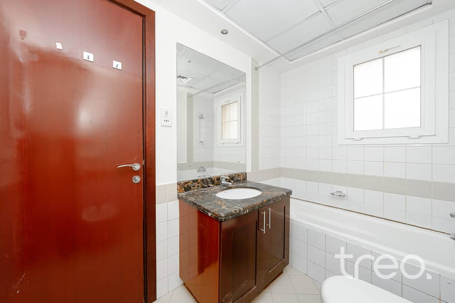 Great Location | View Today | Vacant - Image 8