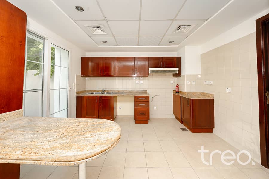 Great Location | View Today | Vacant - Image 13