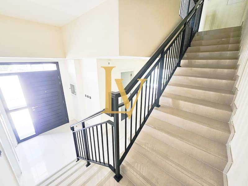 3 BR + Maid | Vacant | Single Row | End Corner