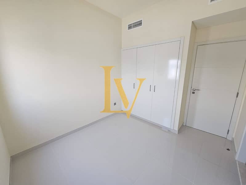 3 BR + Maid | Vacant | Single Row | End Corner