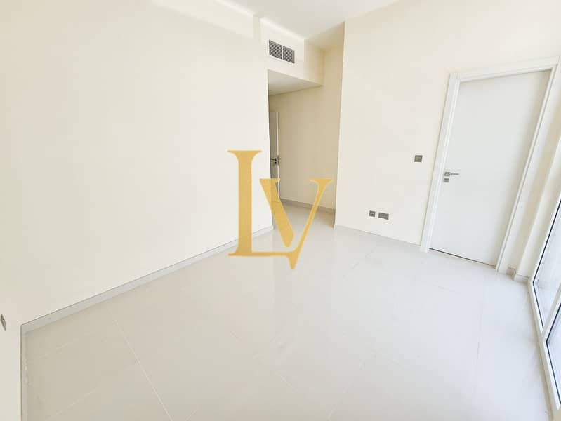 3 BR + Maid | Vacant | Single Row | End Corner - Image 6