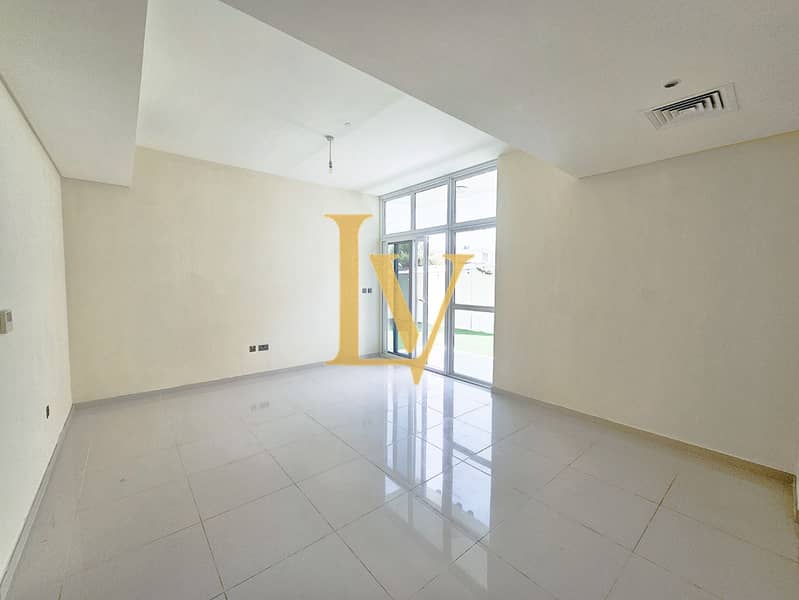 3 BR + Maid | Vacant | Single Row | End Corner - Image 9