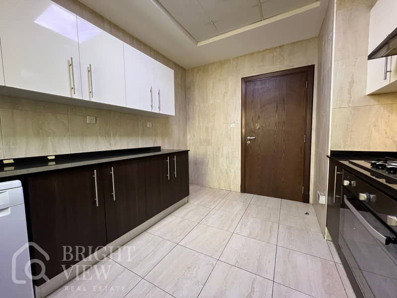 LARGE 3BR CLOSE KITCHEN CHILLER FREE NEXT 2 THE METRO - Image 12