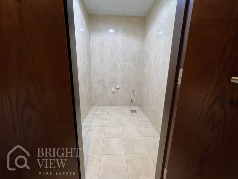 LARGE 3BR CLOSE KITCHEN CHILLER FREE NEXT 2 THE METRO - Image 16