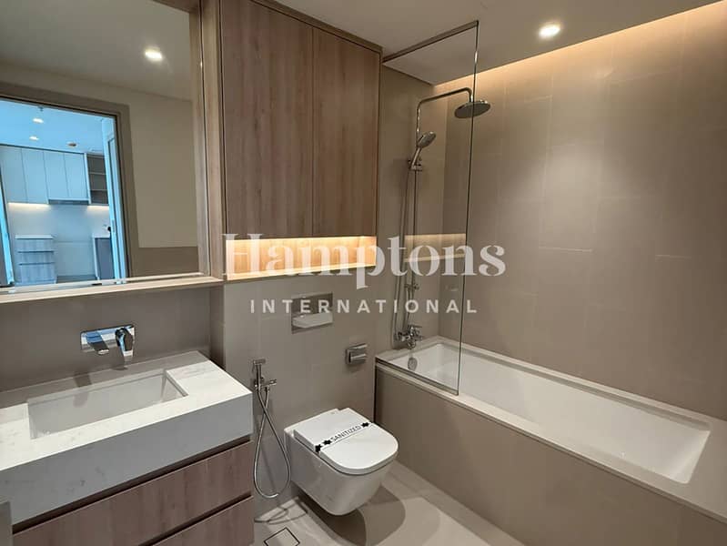 Elegant l Premium Appliances l Park Views - Image 10