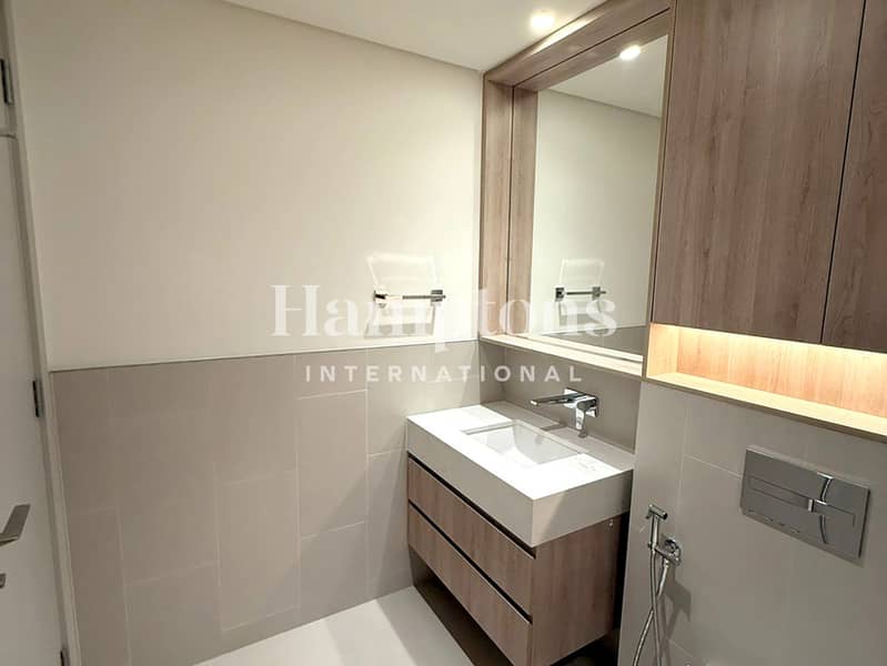 Elegant l Premium Appliances l Park Views - Image 17