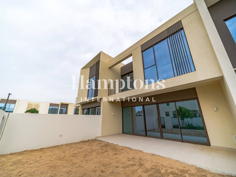 Brand New | Single Row | Facing Park - Image 14