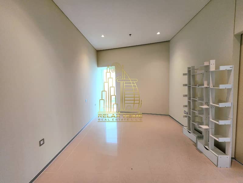 Luxurious 3BHK | Chiller Free | SZR View | Prime Location - Image 7