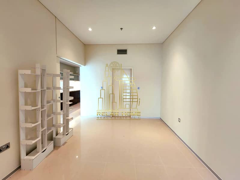 Luxurious 3BHK | Chiller Free | SZR View | Prime Location - Image 8