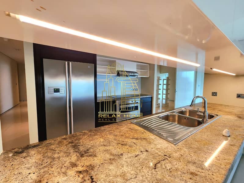 Luxurious 3BHK | Chiller Free | SZR View | Prime Location - Image 15