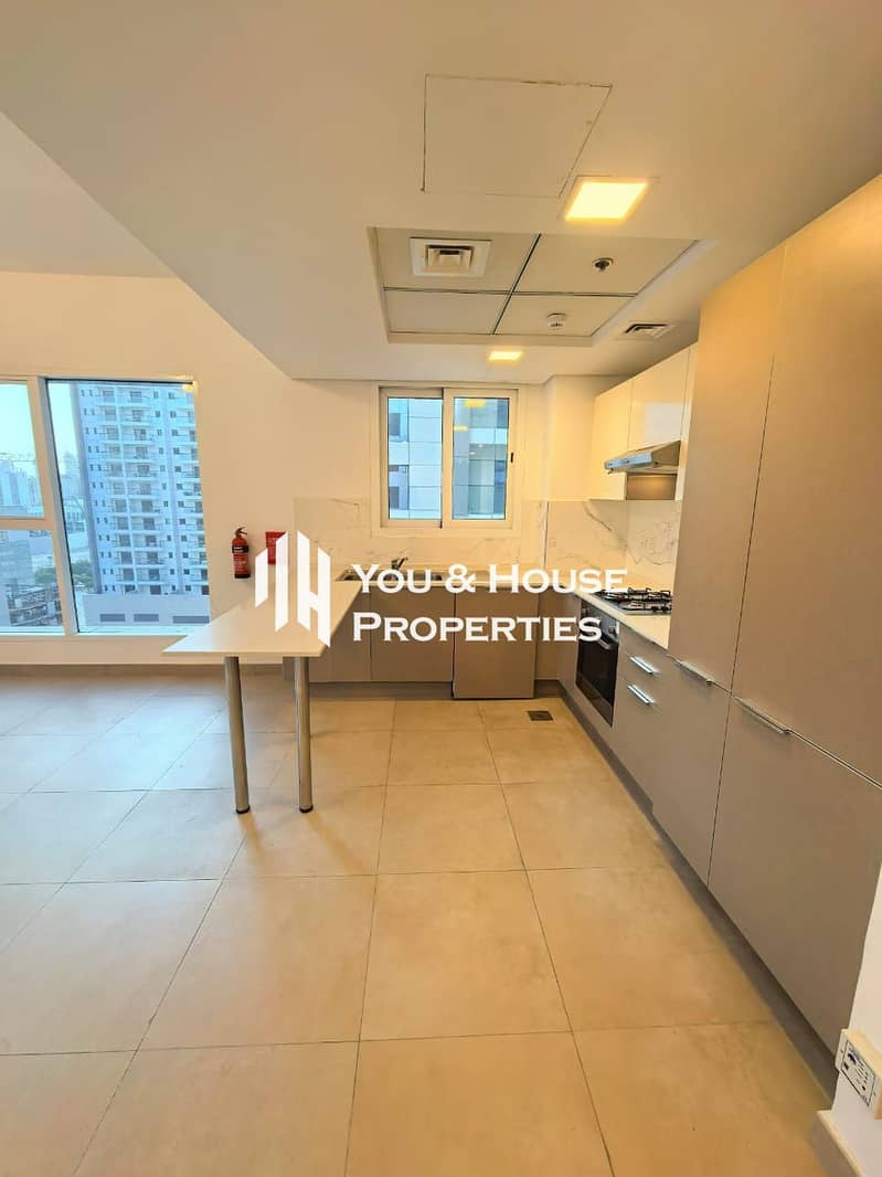 Elegant Urban Living I Fitted Kitchen I Amazing Amenities - Image 7