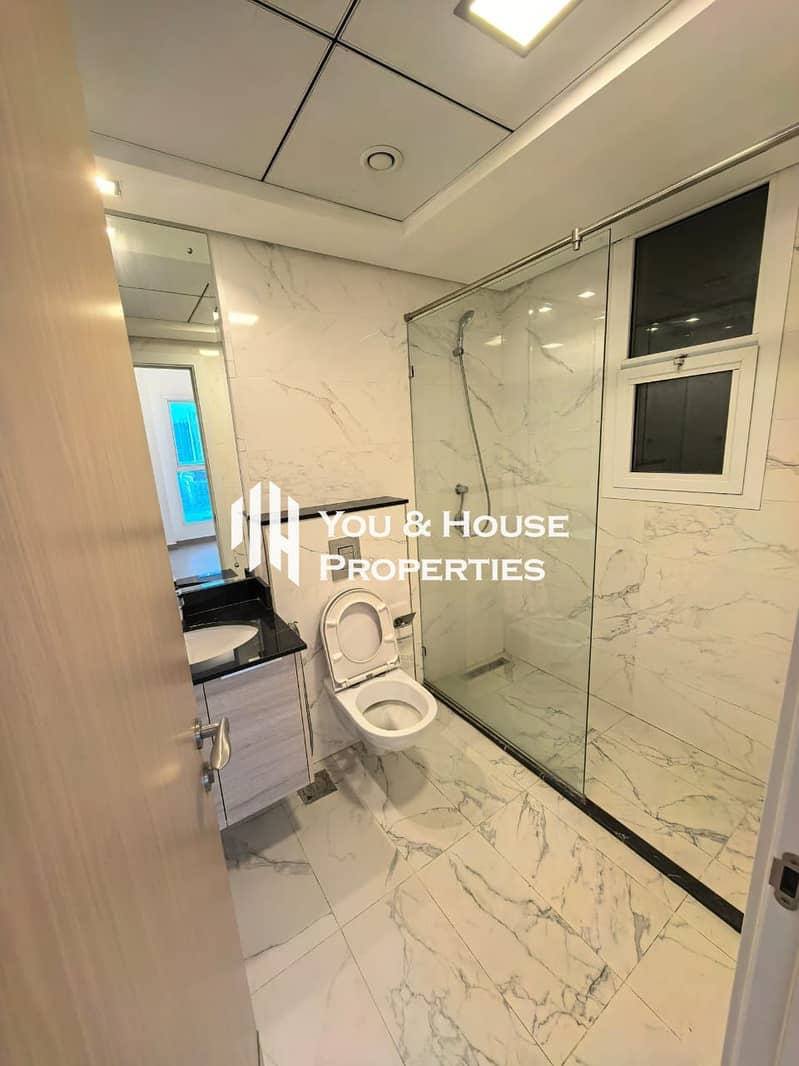 Elegant Urban Living I Fitted Kitchen I Amazing Amenities - Image 9