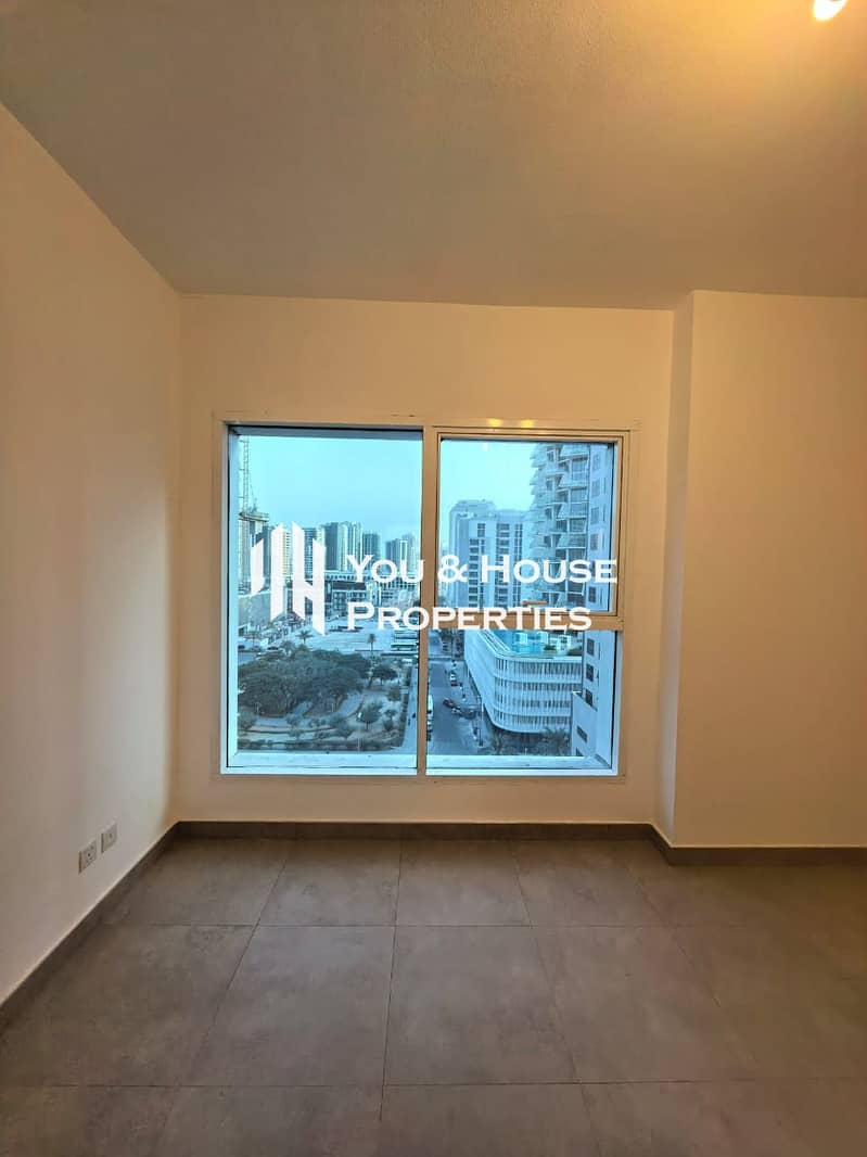 Elegant Urban Living I Fitted Kitchen I Amazing Amenities - Image 11