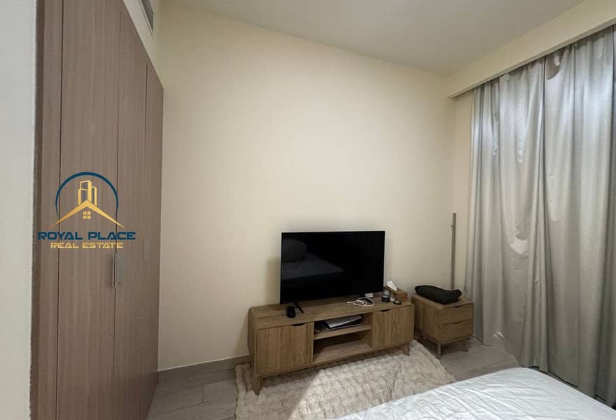 Sleek Modern Studio | Canal & Community Views