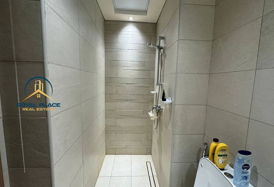 Sleek Modern Studio | Canal & Community Views - Image 6