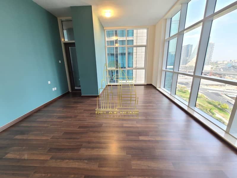 Elegant 2BHK | Big Balcony | Gym & Pool | Amazing Layout