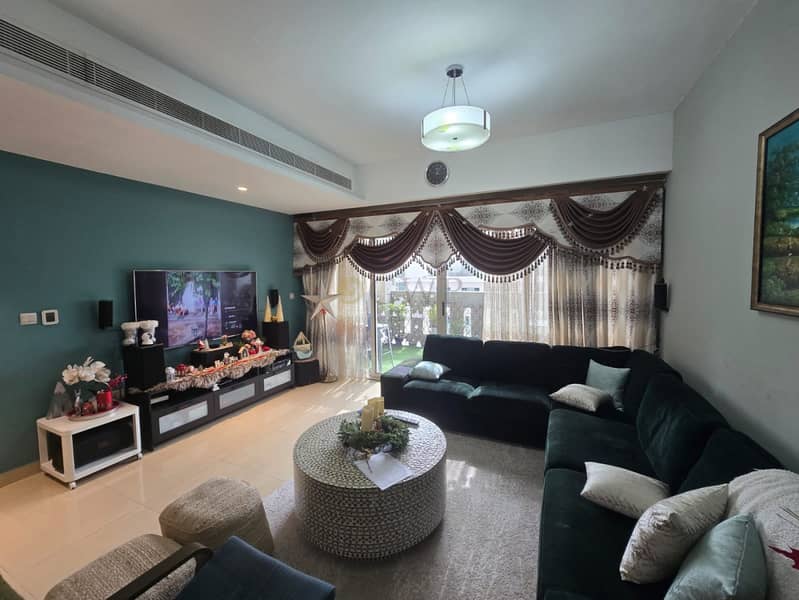 Spacious 2 b/r. Maids Room. Vaastu unit. Motivated