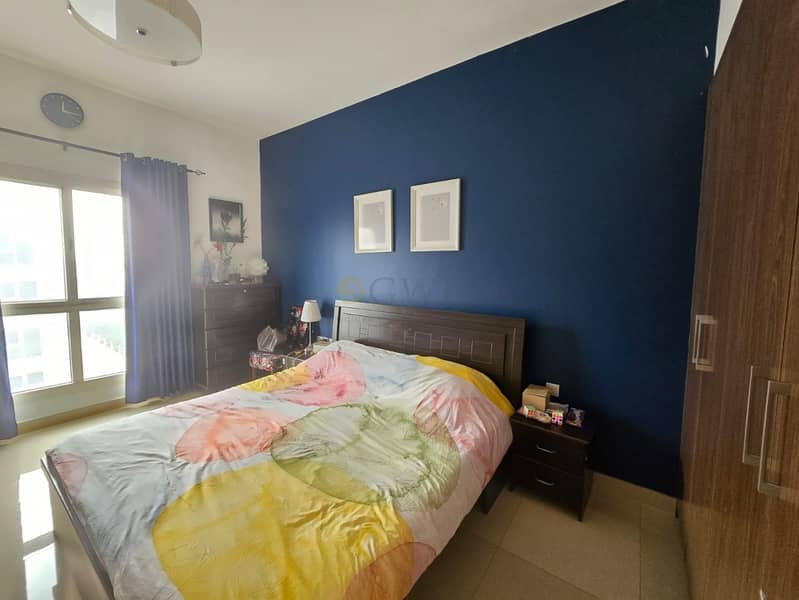 Spacious 2 b/r. Maids Room. Vaastu unit. Motivated - Image 9