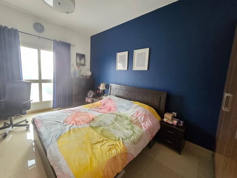 Spacious 2 b/r. Maids Room. Vaastu unit. Motivated - Image 11
