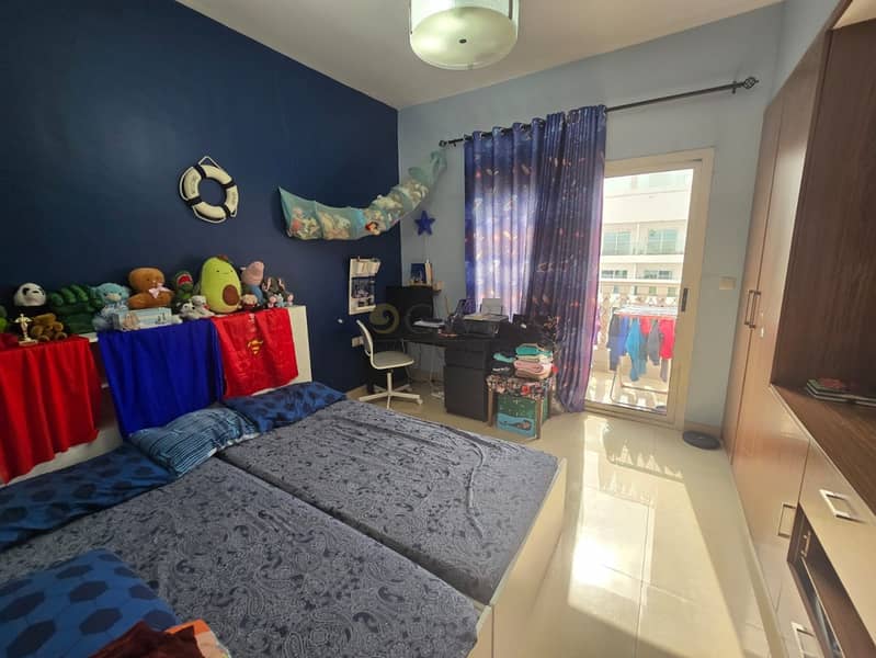 Spacious 2 b/r. Maids Room. Vaastu unit. Motivated - Image 14