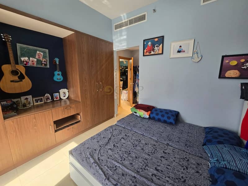 Spacious 2 b/r. Maids Room. Vaastu unit. Motivated - Image 16