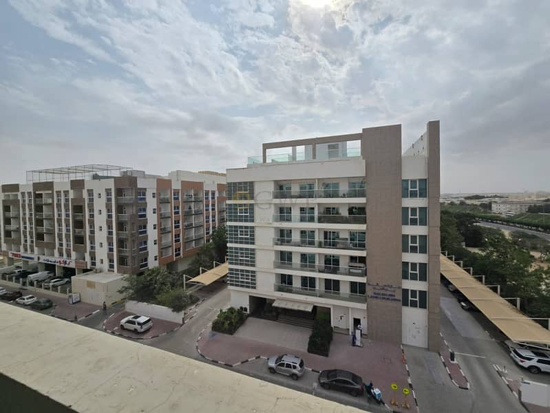 Spacious 2 b/r. Maids Room. Vaastu unit. Motivated - Image 17