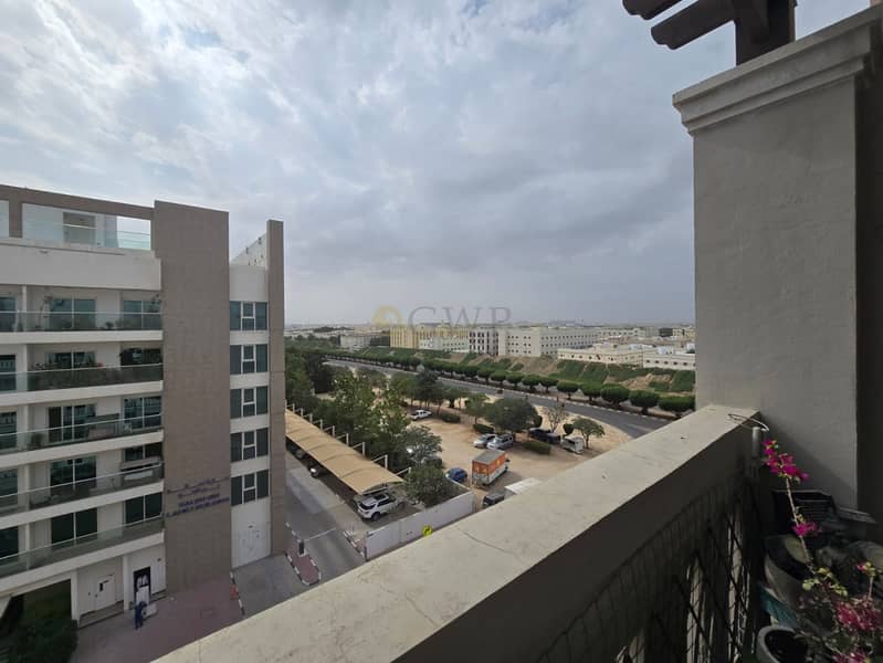 Spacious 2 b/r. Maids Room. Vaastu unit. Motivated - Image 18