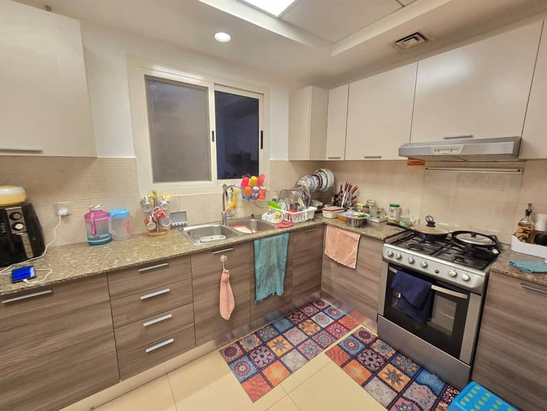 Spacious 2 b/r. Maids Room. Vaastu unit. Motivated - Image 20