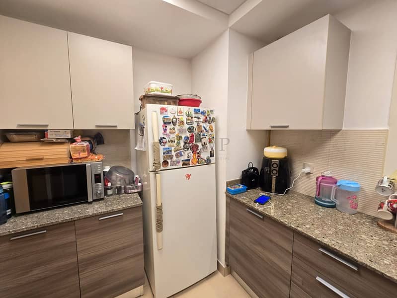 Spacious 2 b/r. Maids Room. Vaastu unit. Motivated - Image 21