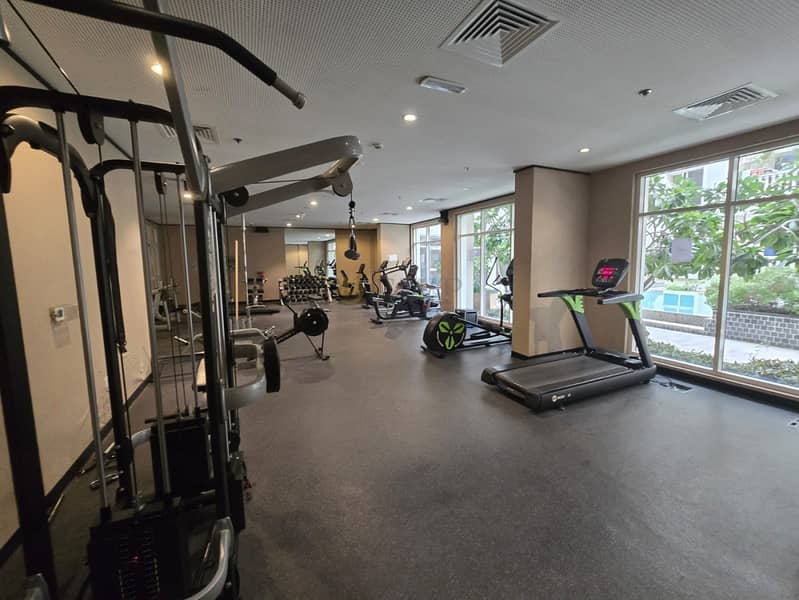 Spacious 2 b/r. Maids Room. Vaastu unit. Motivated - Image 24