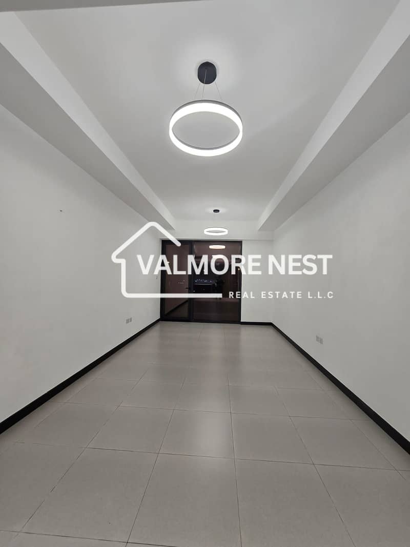 Spacious I Prime location I Balcony View