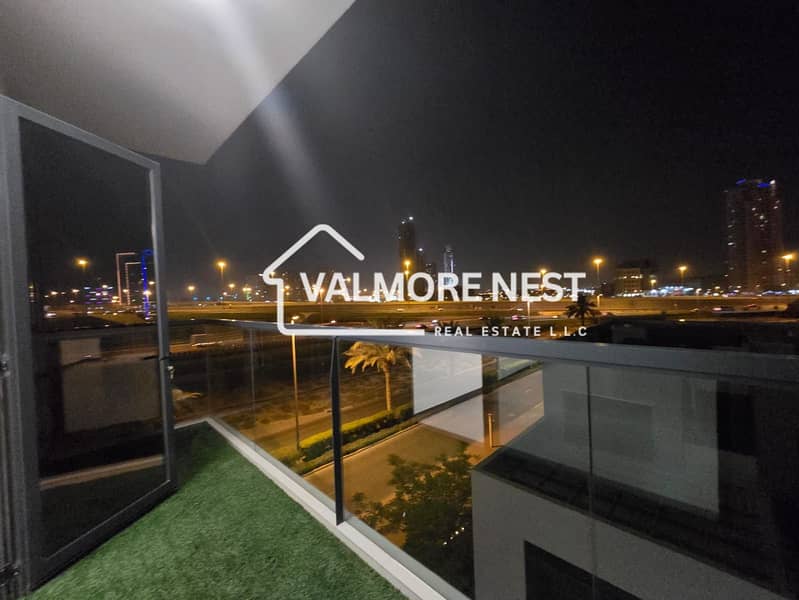 Spacious I Prime location I Balcony View - Image 6