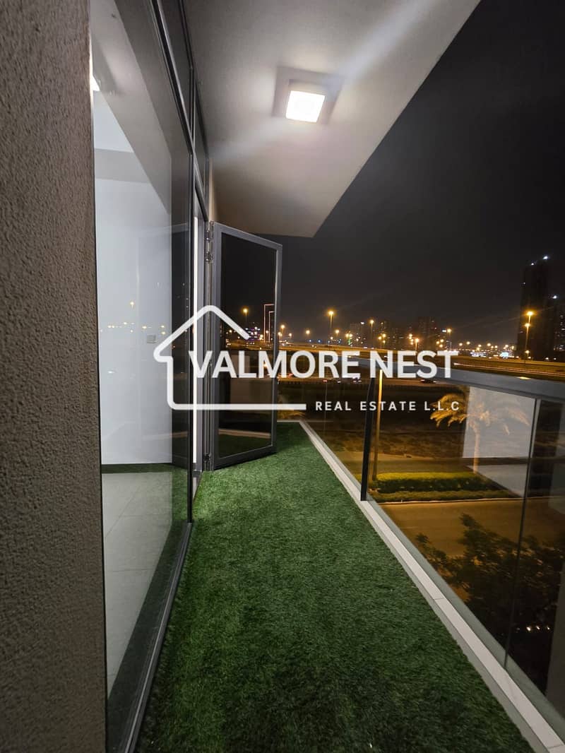 Spacious I Prime location I Balcony View - Image 9