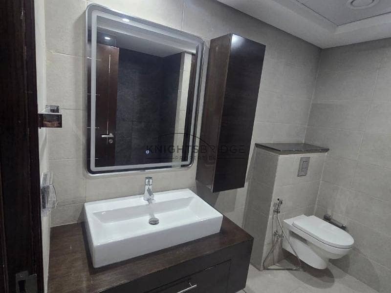 Upgraded | Full Lake and Burj View | Spacious - Image 7