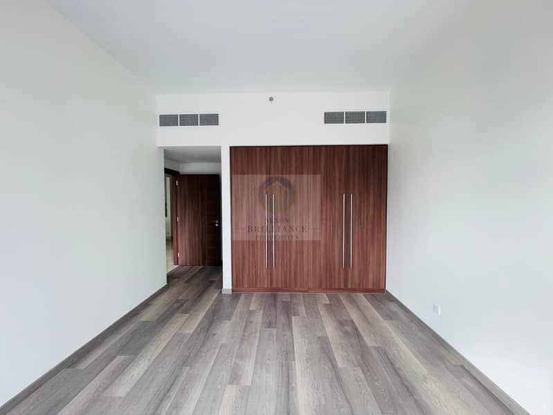 Elegant 1BR Brand New | Balcony | Burj Khalifa Community | Downtown