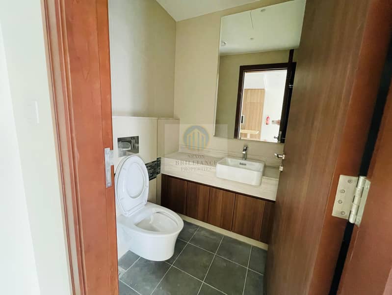 Elegant 1BR Brand New | Balcony | Burj Khalifa Community | Downtown - Image 8