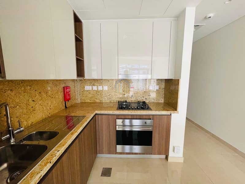 Elegant 1BR Brand New | Balcony | Burj Khalifa Community | Downtown - Image 9