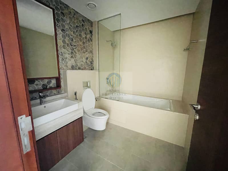 Elegant 1BR Brand New | Balcony | Burj Khalifa Community | Downtown - Image 20