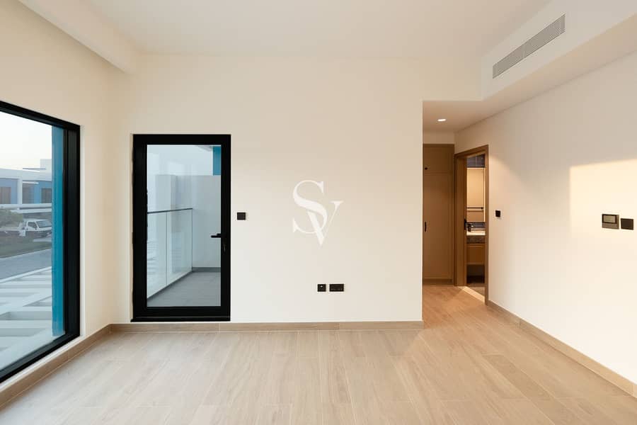 2 mins walk Close to Park | Single Row | Spacious