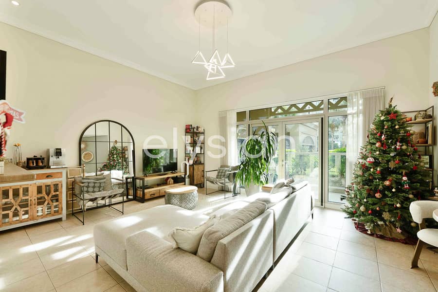 Upgraded | Vacant | Direct Beach Access