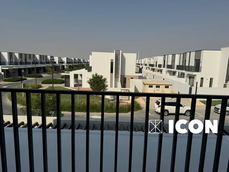 Vacant Now | Close to Pool & Park | Partial Single Row