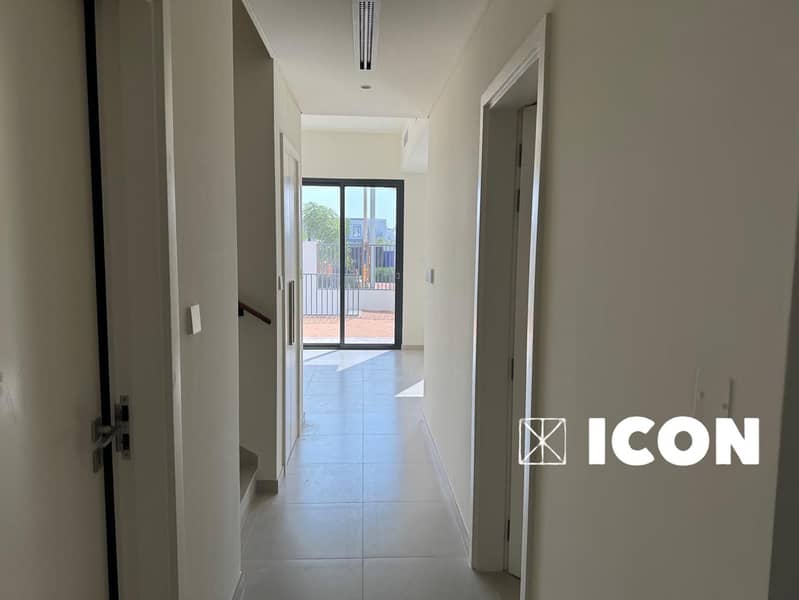 Vacant Now | Close to Pool & Park | Partial Single Row - Image 12