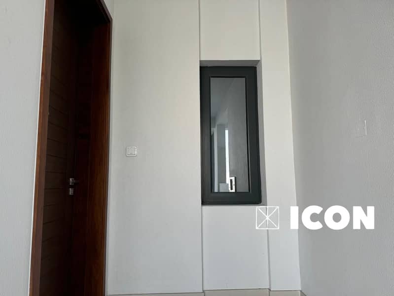 Vacant Now | Close to Pool & Park | Partial Single Row - Image 13