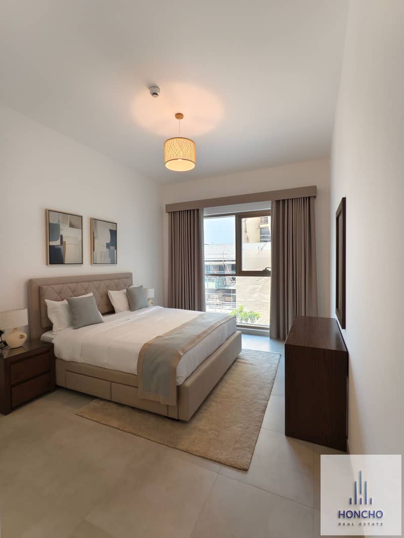 PREMIUM LOCATION | ALL AMENETIES | BIG LAY OUT |ULTRA LUXIRIOUS - Image 6