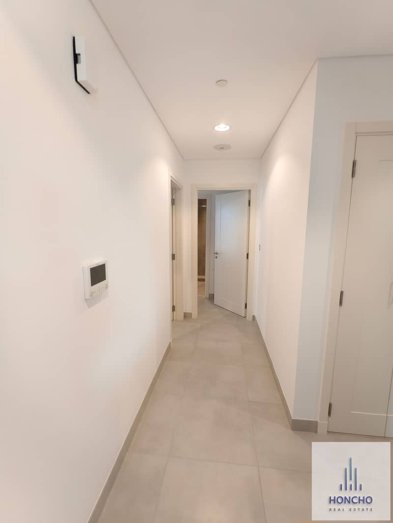 PREMIUM LOCATION | ALL AMENETIES | BIG LAY OUT |ULTRA LUXIRIOUS - Image 7